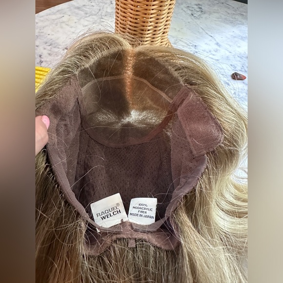 Raquel Welch Down Time SS Golden Wheat Lacefront 100%Handtied Plucked &Thinned - Picture 10 of 13